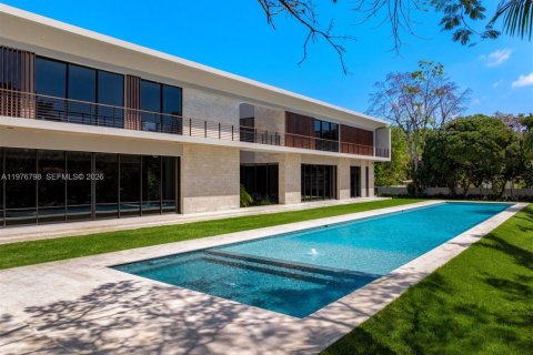 Casa en Miami, Florida 6 dormitorios, 1128.95 m2 № 2173652