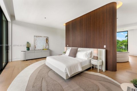 Casa en venta en Miami, Florida, 6 dormitorios, 1128.95 m2 № 2173652 - foto 16