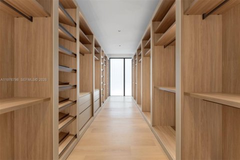 Casa en venta en Miami, Florida, 6 dormitorios, 1128.95 m2 № 2173652 - foto 20