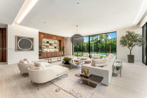 Casa en venta en Miami, Florida, 6 dormitorios, 1128.95 m2 № 2173652 - foto 3