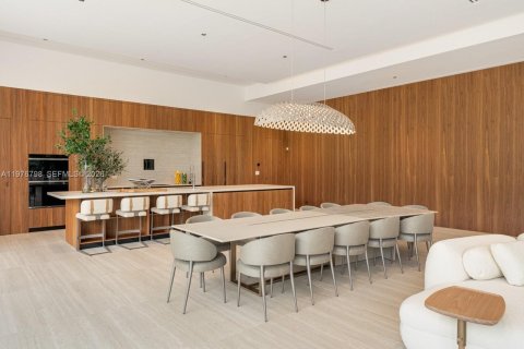 Casa en venta en Miami, Florida, 6 dormitorios, 1128.95 m2 № 2173652 - foto 7