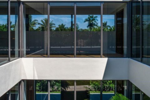 Casa en venta en Miami, Florida, 6 dormitorios, 1128.95 m2 № 2173652 - foto 26