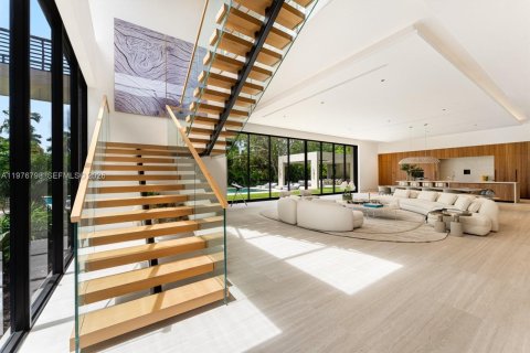 Casa en venta en Miami, Florida, 6 dormitorios, 1128.95 m2 № 2173652 - foto 11