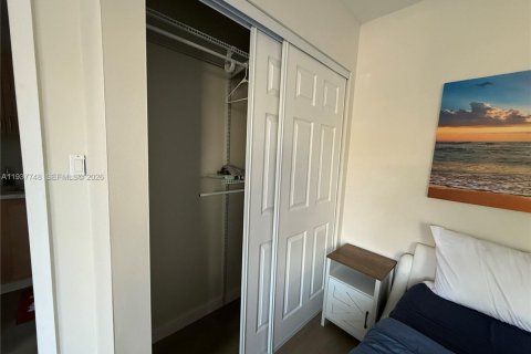 Immobilier commercial à louer à Miami, Floride: 28.8 m2 № 1995672 - photo 6