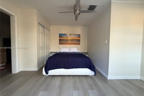 Immobilier commercial à louer à Miami, Floride: 28.8 m2 № 1995672 - photo 3