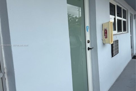 Купить кондоминиум в Майами, Флорида 1 спальня, 61.32м2, № 2054597 - фото 19