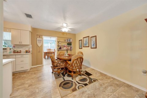 House in Beverly Hills, Florida 3 bedrooms, 158.4 sq.m. № 1749252 - photo 11
