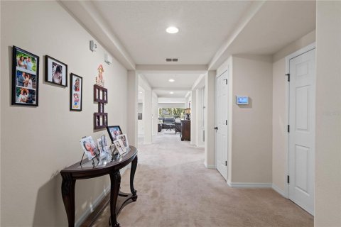House in Apopka, Florida 4 bedrooms, 257.62 sq.m. № 1805552 - photo 6