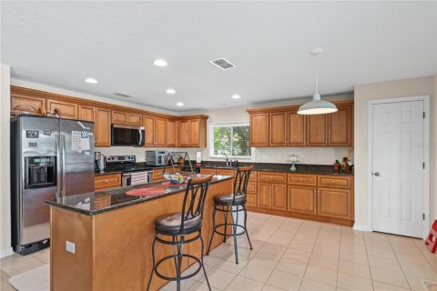 House in Apopka, Florida 4 bedrooms, 257.62 sq.m. № 1805552 - photo 16