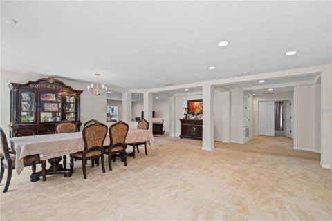 House in Apopka, Florida 4 bedrooms, 257.62 sq.m. № 1805552 - photo 9
