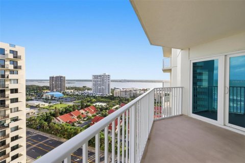 Condo in Daytona Beach Shores, Florida, 2 bedrooms  № 2379192 - photo 30
