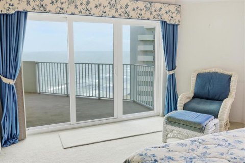 Condo in Daytona Beach Shores, Florida, 2 bedrooms  № 2379192 - photo 23