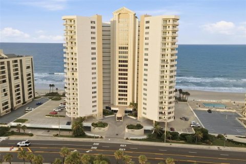 Condo in Daytona Beach Shores, Florida, 2 bedrooms  № 2379192 - photo 4