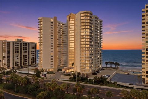 Condo in Daytona Beach Shores, Florida, 2 bedrooms № 2379192
