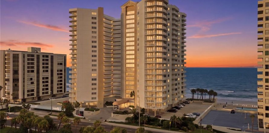 Condo in Daytona Beach Shores, Florida, 2 bedrooms  № 2379192