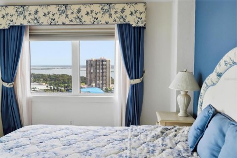 Condo in Daytona Beach Shores, Florida, 2 bedrooms  № 2379192 - photo 22
