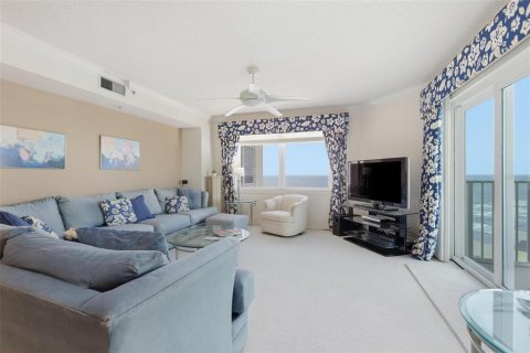 Condo in Daytona Beach Shores, Florida, 2 bedrooms  № 2379192 - photo 7