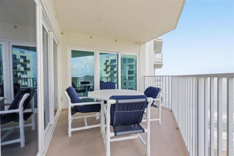 Condo in Daytona Beach Shores, Florida, 2 bedrooms  № 2379192 - photo 9