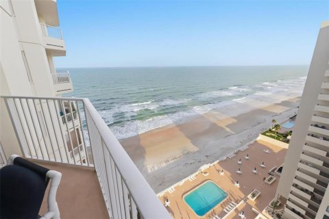 Condo in Daytona Beach Shores, Florida, 2 bedrooms  № 2379192 - photo 27