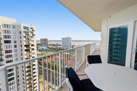 Condo in Daytona Beach Shores, Florida, 2 bedrooms  № 2379192 - photo 10