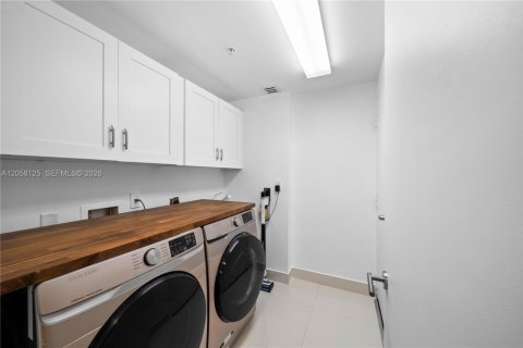 Copropriété à vendre à Hollywood, Floride: 3 chambres, 265.42 m2 № 2248934 - photo 20