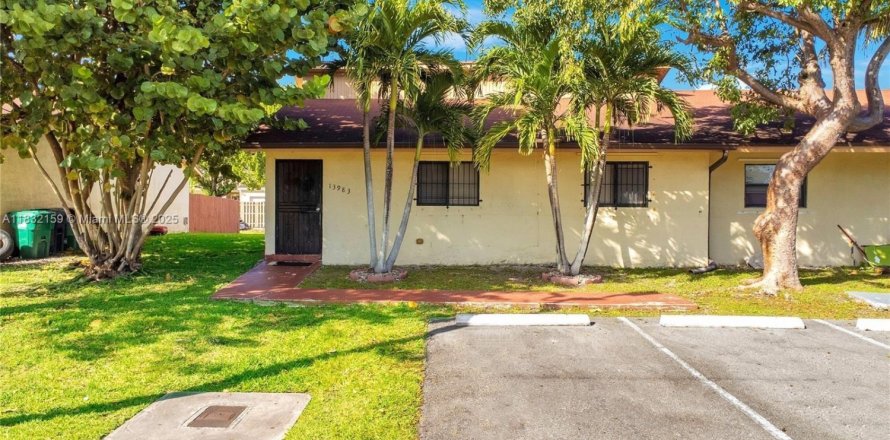 Touwnhouse à Homestead, Floride 3 chambres, 111.48 m2 № 1809236