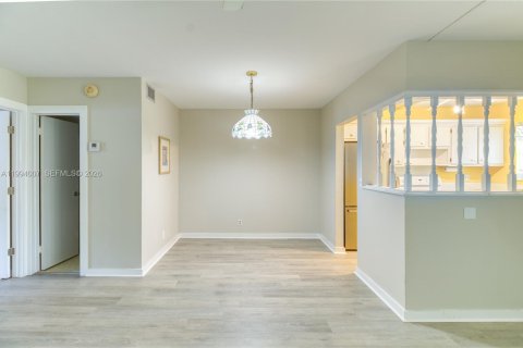 Condo in Deerfield Beach, Florida, 1 bedroom  № 2244212 - photo 15