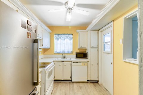 Condo in Deerfield Beach, Florida, 1 bedroom  № 2244212 - photo 16