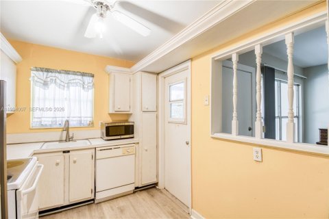 Condo in Deerfield Beach, Florida, 1 bedroom  № 2244212 - photo 19