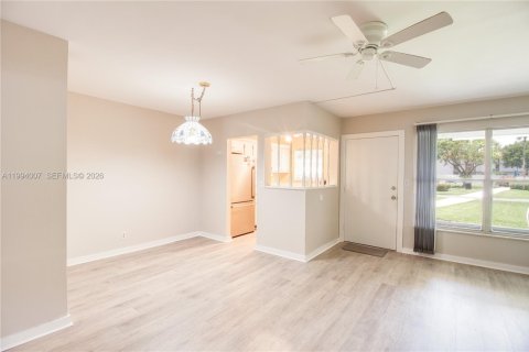 Condo in Deerfield Beach, Florida, 1 bedroom  № 2244212 - photo 14