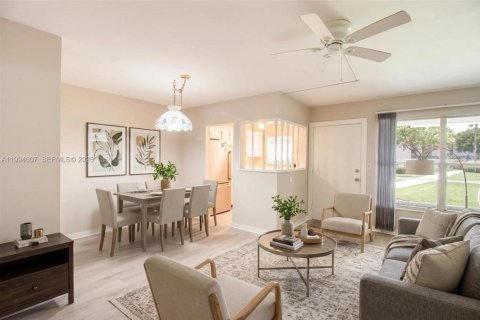 Condo in Deerfield Beach, Florida, 1 bedroom  № 2244212 - photo 13