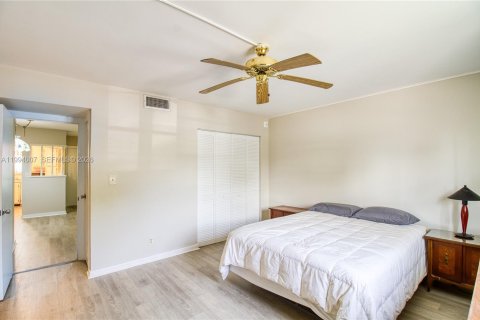 Condo in Deerfield Beach, Florida, 1 bedroom  № 2244212 - photo 23