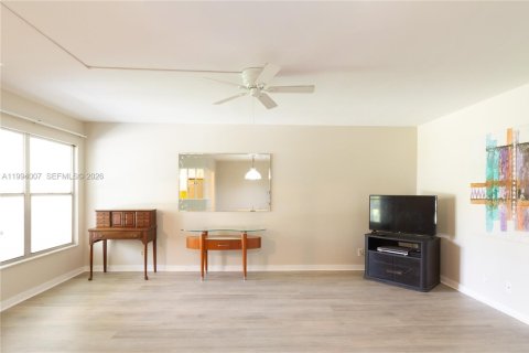 Condo in Deerfield Beach, Florida, 1 bedroom  № 2244212 - photo 10