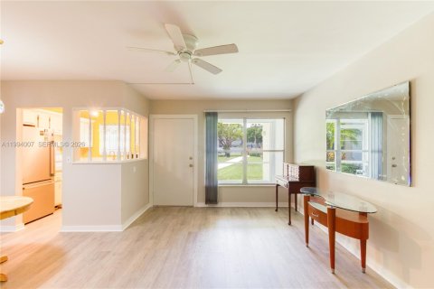 Condo in Deerfield Beach, Florida, 1 bedroom  № 2244212 - photo 8