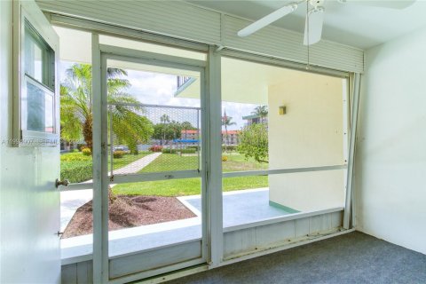 Condo in Deerfield Beach, Florida, 1 bedroom  № 2244212 - photo 6