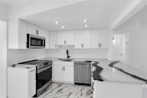 Villa ou maison à vendre à New Port Richey, Floride: 2 chambres, 86.96 m2 № 1900839 - photo 9