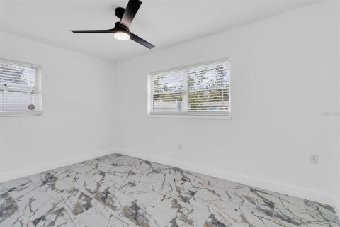 Villa ou maison à vendre à New Port Richey, Floride: 2 chambres, 86.96 m2 № 1900839 - photo 15