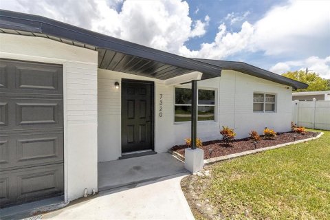 Villa ou maison à vendre à New Port Richey, Floride: 2 chambres, 86.96 m2 № 1900839 - photo 2