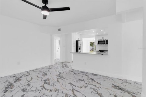 Villa ou maison à vendre à New Port Richey, Floride: 2 chambres, 86.96 m2 № 1900839 - photo 6