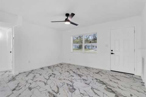 Villa ou maison à vendre à New Port Richey, Floride: 2 chambres, 86.96 m2 № 1900839 - photo 4