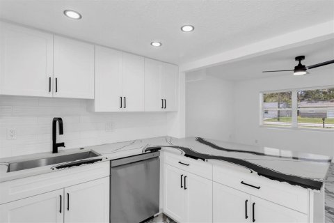 Villa ou maison à vendre à New Port Richey, Floride: 2 chambres, 86.96 m2 № 1900839 - photo 10