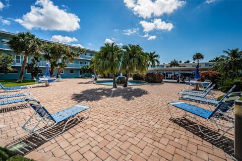 Condo in Saint Pete Beach, Florida, 1 bedroom  № 1717445 - photo 26