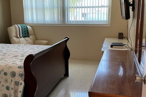 Condo in Saint Pete Beach, Florida, 1 bedroom  № 1717445 - photo 15