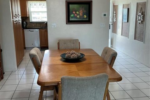 Condo in Saint Pete Beach, Florida, 1 bedroom  № 1717445 - photo 7