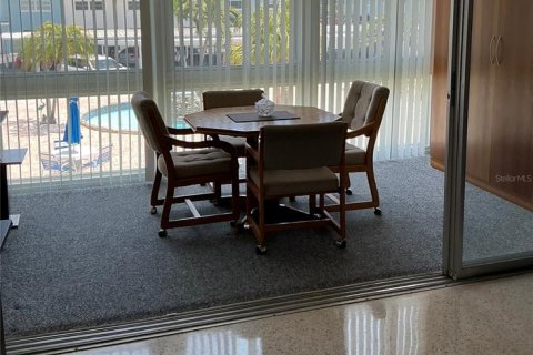 Condo in Saint Pete Beach, Florida, 1 bedroom  № 1717445 - photo 11