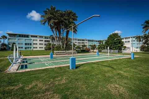 Condo in Saint Pete Beach, Florida, 1 bedroom  № 1717445 - photo 30