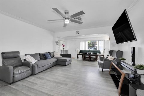 Casa en venta en Hollywood, Florida, 3 dormitorios, 108.97 m2 № 2250391 - foto 6