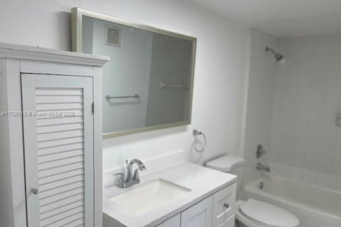 Condominio en venta en Weston, Florida, 2 dormitorios, 102.75 m2 № 2077295 - foto 13