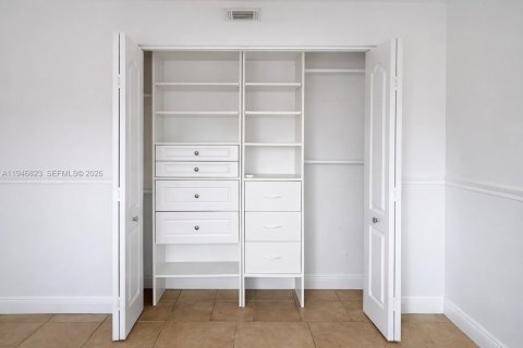 Купить кондоминиум в Хайалиа Гарденс, Флорида 3 спальни, 110.55м2, № 2003369 - фото 7