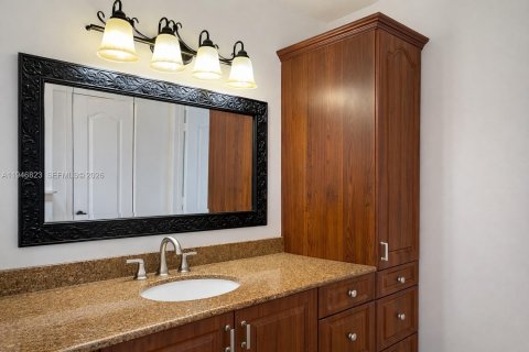 Купить кондоминиум в Хайалиа Гарденс, Флорида 3 спальни, 110.55м2, № 2003369 - фото 11